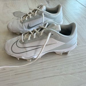 Nike cleats youth boys size 4.5